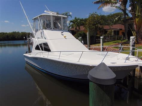 2001 40 Used Luhrs 40 Convertible Saltwater Fishing Boat For Sale