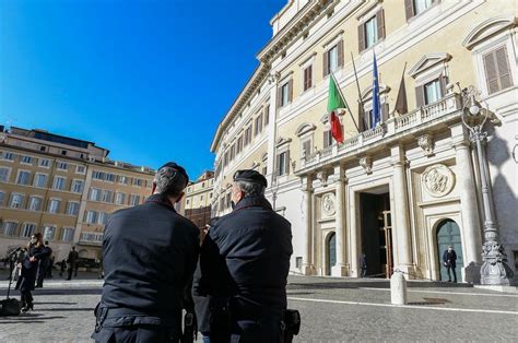 Quirinale Sul Web La Rivolta Dell Antipolitica Vola L Hashtag