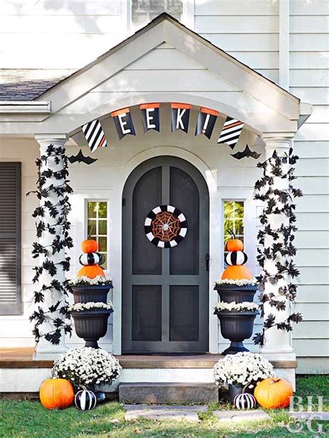 58 Cool Halloween Front Door Decor Ideas Digsdigs