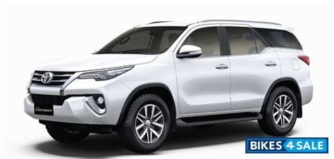 Photo 2 Toyota Fortuner 2 7L 4x2 Petrol Car Picture Gallery Bikes4Sale