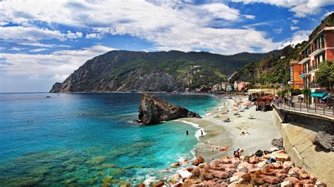 The sea Monterosso, Italy - Beautiful beach Wallpaper Download 3840x2160