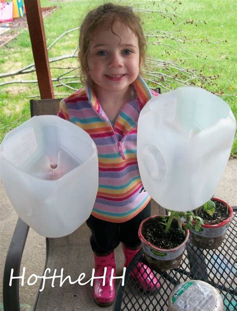 Diy Topsy Turvy Tomato Planter Happenings Of The Harper Household