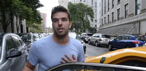 Billy Mcfarland Says Theres No Fyre Festival 2 Despite Announcement