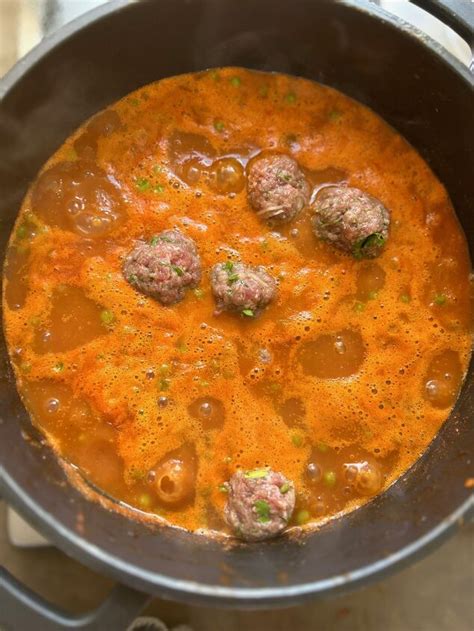 Meatballs With Peas in Red Sauce | Foodtalk