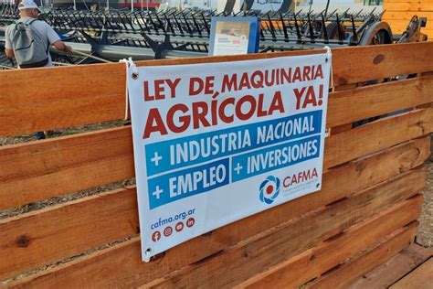 La Ley De Maquinaria Agr Cola Frenada En El Medio De La Campa A Maquinac