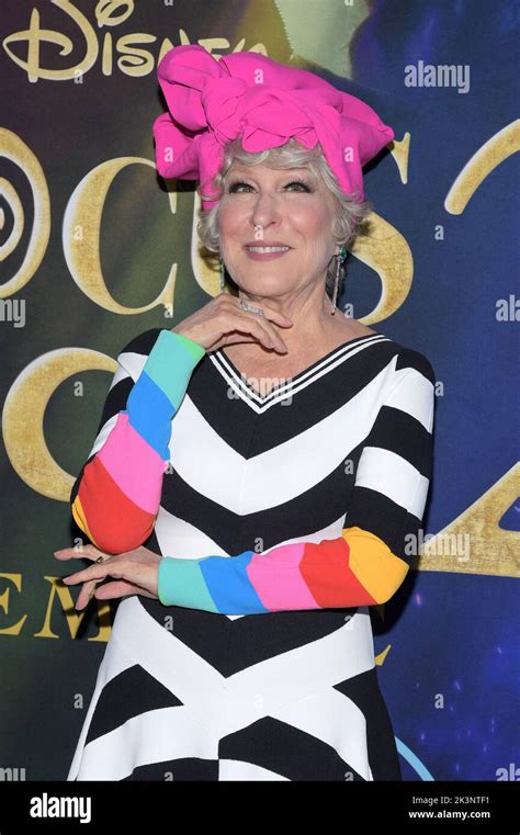 New York Us 27092022 Bette Midler Attends The Hocus Pocus 2