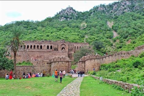 The Road Trip To Asias Most Haunted Place Bhangarh Fort