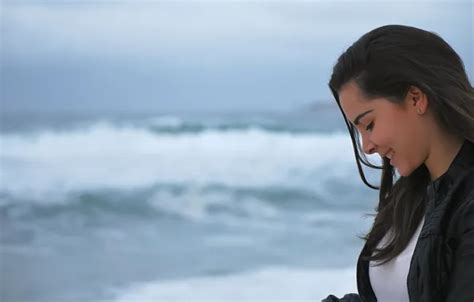 Wallpaper sea eyes smile brunette jacket profile for mobile and desktop section девушки