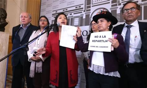 Indira Huilca Este Parlamento Ha Decidido Autodisolverse