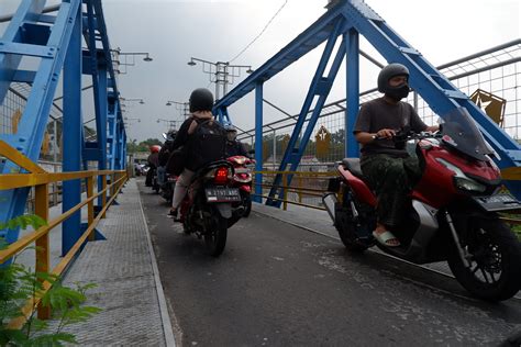 Jembatan Pelor Malang Jembatan Tersibuk Yang Dulunya Jadi Lokasi