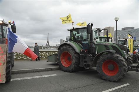 Poljoprivrednici U Parizu Protestovali Protiv Poljoprivredne Politike