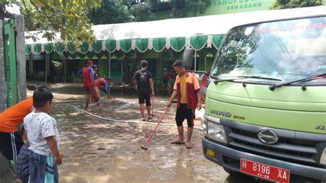 Pemkot Semarang Intensif Lakukan Pembersihan Lumpur Pasca Banjir Pilarid