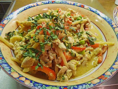 Schnelles Thai Curry Mit Huhn Paprika Und Feiner Erdnussnote Von