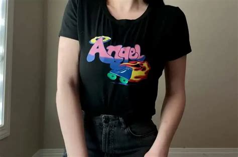 I Told My Tinder Match That I Post My Big Tits On Reddit And He Said But Your Boobs Arent Even