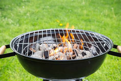 How To Start A Charcoal Grill 3 Methods You Ll Love