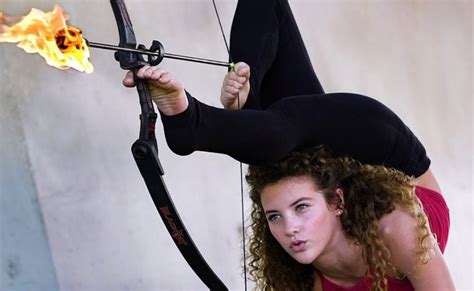 Sofie Dossi Biography Height And Life Story Super Stars Bio