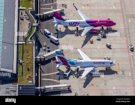 Flugzeuge De Eurowings Y Wizz Air Fotograf As E Im Genes De Alta