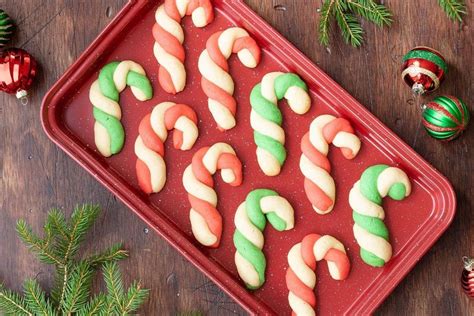 30 Mini Christmas Desserts That Have Massive Holiday Flavor Easy Holiday Baking Mini