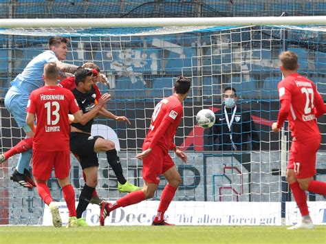 Heidenheim Siegt Und Bleibt Im Aufstiegsrennen Fussballdaten