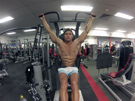 Amateur Bodybuilder Of The Week Andrew Accepts Pain To Gain