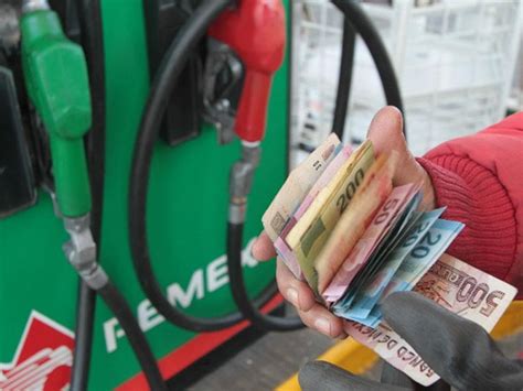 GOBIERNO lleva a un nuevo MÁXIMO el ESTÍMULO FISCAL de la GASOLINA