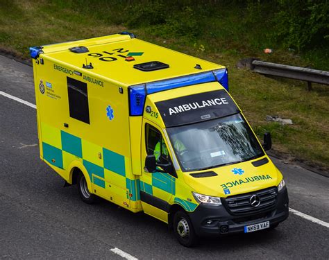 Nk Vaf North East Ambulance Service Mercedes Sprinter Eme Flickr