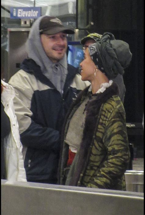 Photo Exclusif Shia Labeouf Et Sa Compagne Fka Twigs à Laéroport De Salt Lake City Le 23