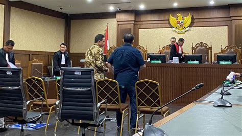 Jadi Perantara Uang Korupsi Bts Kominfo Ke Bpk Sadikin Rusli Divonis