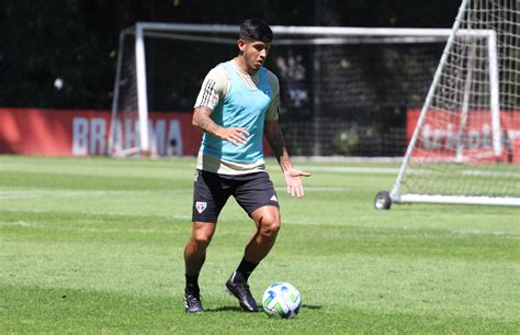 Elenco abre a semana treino em dois períodos SPFC