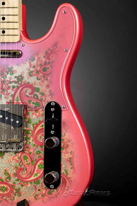 Fender Classic 69 Pink Paisley Telecaster Music Arms ศูนย์รวมเครื่องดนตรี ตั้งแต่เริ่มต้น ถึง