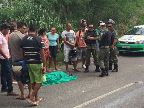 G1 Acidente Entre Carro E Moto Deixa Uma Pessoa Morta Em Teresina