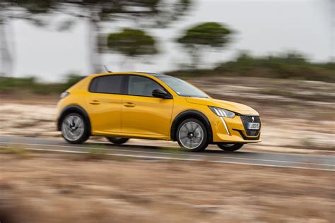 Photo Officielle Peugeot Ii Gt Line Jaune Faro Essais Pres