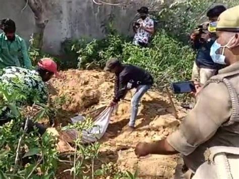 Relatives Accused Of Murder The Body Was Removed From The Grave After Five Days किशोर की