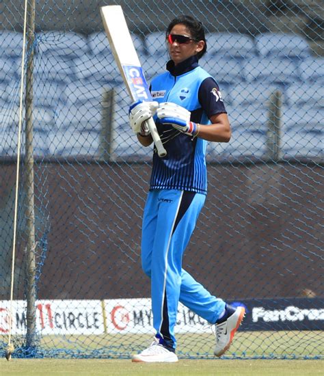 Harmanpreet Kaur warms up ahead of her team's second match ...