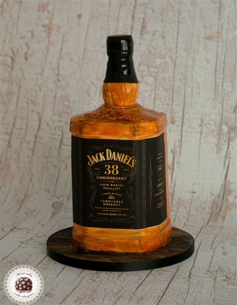 Jack Daniels Cake Tarta 3D Mericakes Red Velvet Mango Fondant Cake