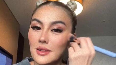 Sederhana Rahasia Awet Muda Agnez Mo Rajin Minum Air Putih Hal Tak