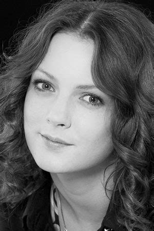 Елена Плаксина — биография, фильмография, фотографии актрисы