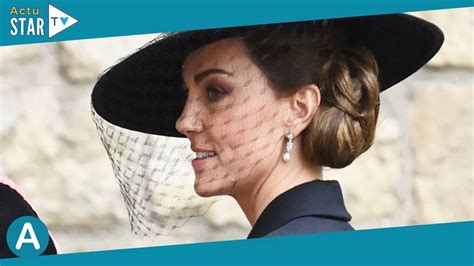 Kate Middleton maman réconfortante pour George et Charlotte elle