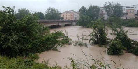 Mugello Maltempo In Romagna Sospesa La Circolazione Ferroviaria Tra