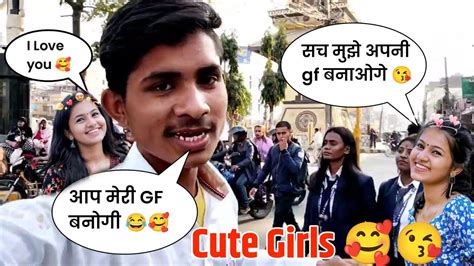 Aaj To Ladki Pat Gayi 😂😅 Ghanta Ghar Par Hua Pyar 🥰🤩 Cute Girls