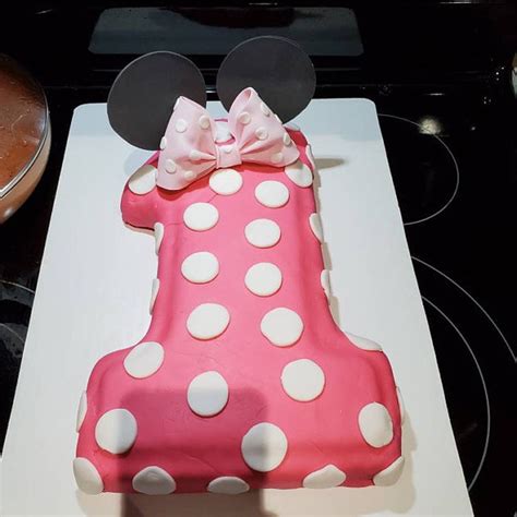 Minnie Mouse Fondant Bow And Minnie Mouse Ear Cake Etsy