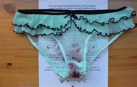 Taxe Tampon Elles Envoient Leurs Petites Culottes Pleines De Sang Au