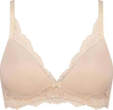 Triumph Amourette Charm Padded Bra Creamy Dream • Pris