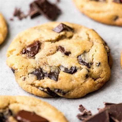 THE BEST CHOCOLATE CHIP COOKIE RECIPE EVER