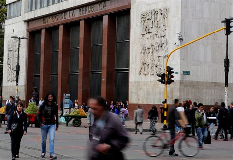 Colombia central bank will try to make rate increases gradually -board