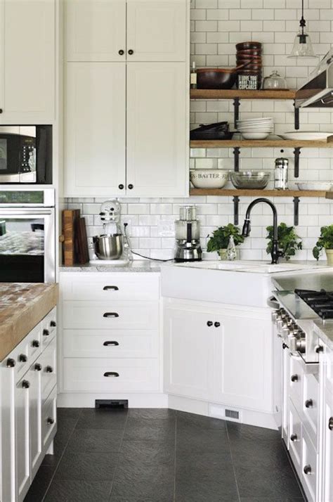 Awesome Decor: Open Shelves in the Kitchen