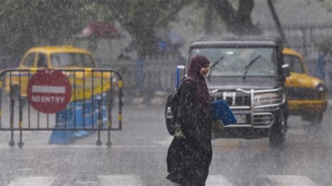 Delhi Ncr Wakes Up To Rain Pleasant Weather To Stay For 3 More Days