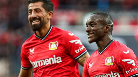 Fu Ball Bundesliga Bayer Leverkusen Besiegt Stuttgart