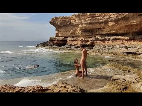 Buceadoras Nos Miran Follar En La Playa Xvideos