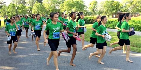 Largest Barefoot Race | Singapore Book Of Records